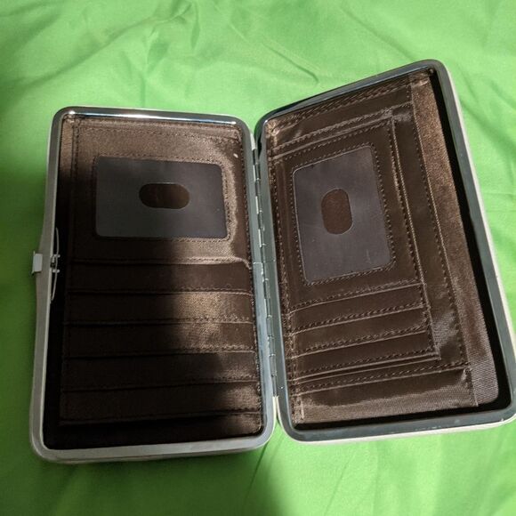 tan cross wallet - Picture 7 of 7